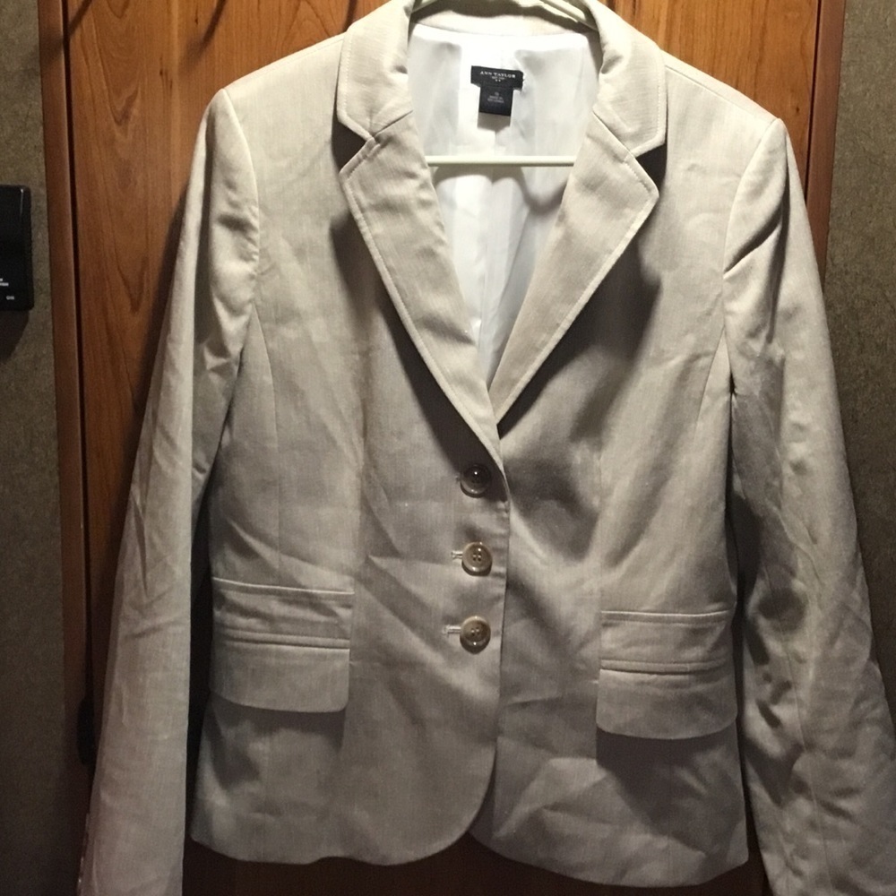 NWOT Ann Taylor Women’s Jacket Sz. 10 Beige